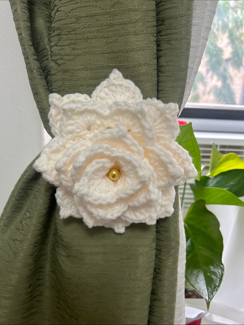 Cream Crochet Flower Hair Accessory with Gold Bead Center